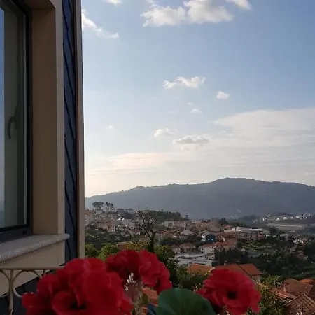 Casa Da Zéfinha, Em Cinfães, No Douro *